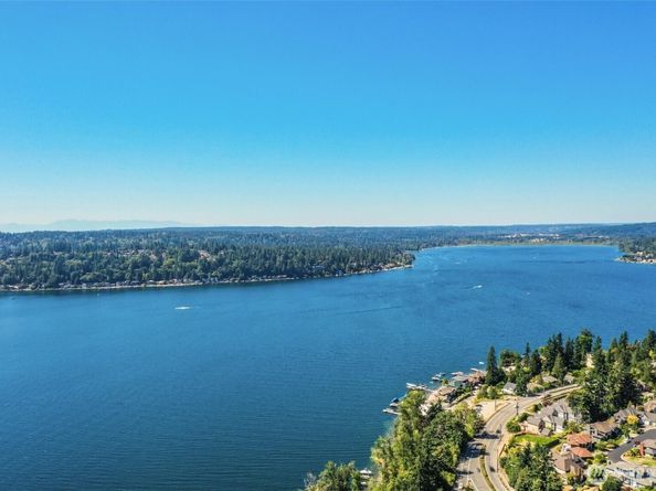 1136 205th Avenue NE, Sammamish WA 98074
