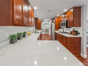 1136 205th Avenue NE, Sammamish WA 98074