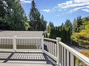 1136 205th Avenue NE, Sammamish WA 98074