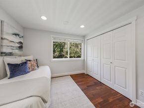 1136 205th Avenue NE, Sammamish WA 98074