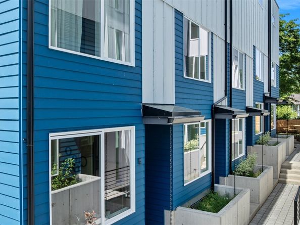 2525 29th Avenue S B, Seattle WA 98144