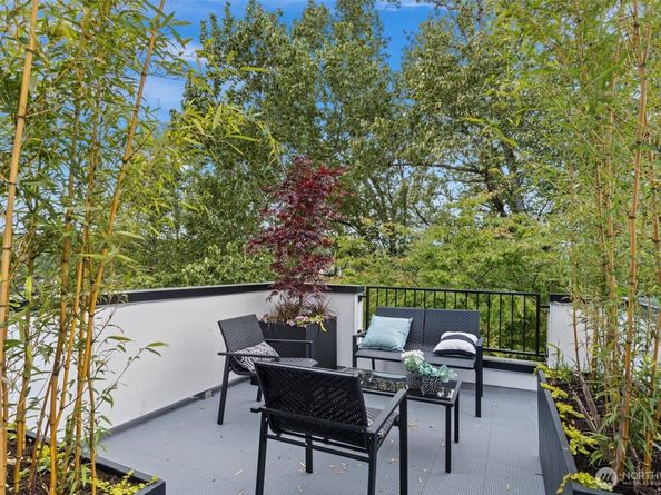 2525 29th Avenue S B, Seattle WA 98144