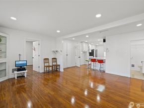10436 11th Avenue SW, Seattle WA 98146