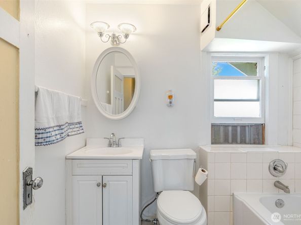 3836 Letitia Avenue S, Seattle WA 98118