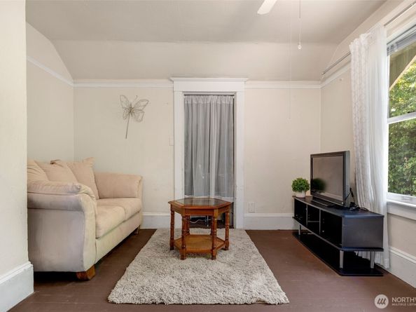 3836 Letitia Avenue S, Seattle WA 98118