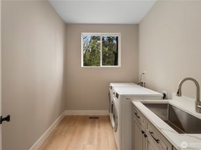 10963 SE 62nd Street, Bellevue WA 98006