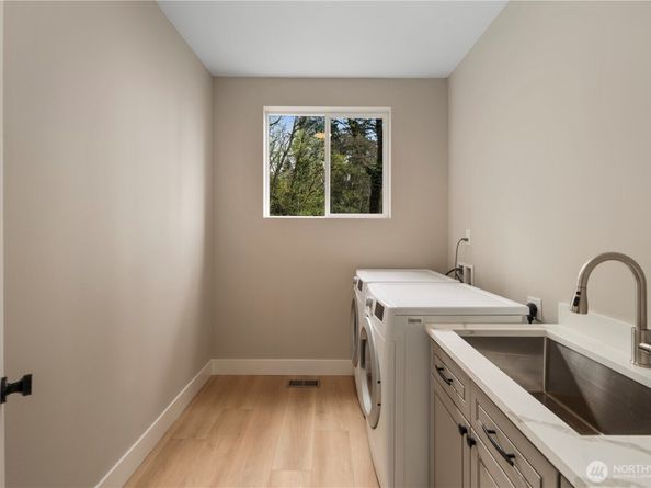 10963 SE 62nd Street, Bellevue WA 98006