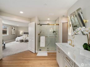 10963 SE 62nd Street, Bellevue WA 98006