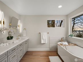 10963 SE 62nd Street, Bellevue WA 98006