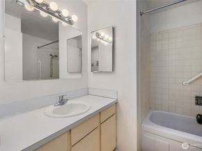 7001 Sand Point Way NE C406, Seattle WA 98115