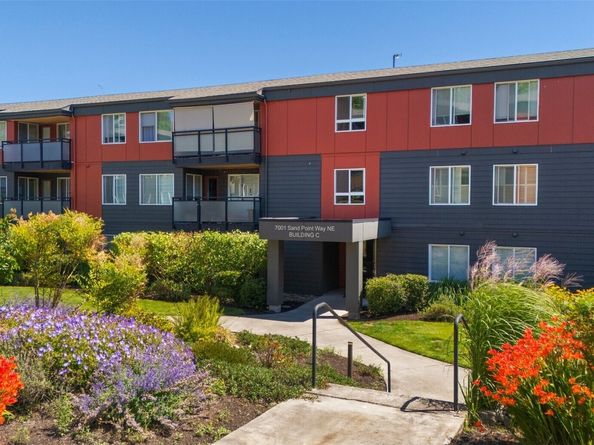 7001 Sand Point Way NE C406, Seattle WA 98115