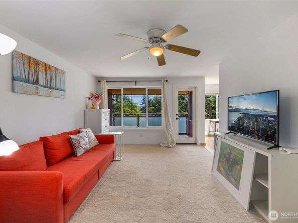 7001 Sand Point Way NE C406, Seattle WA 98115