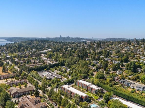 7001 Sand Point Way NE C406, Seattle WA 98115