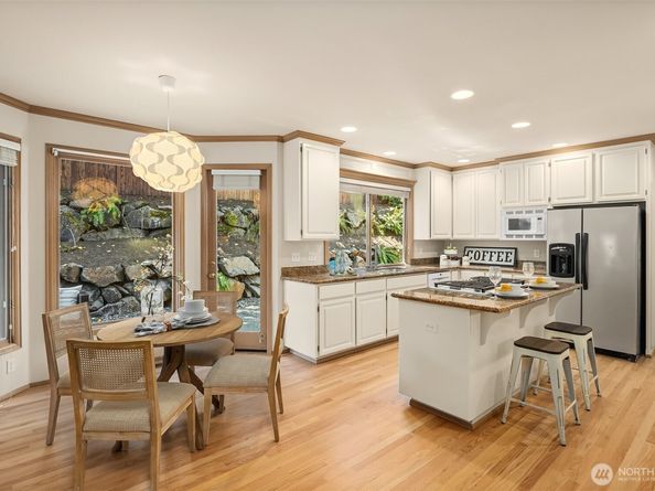 5447 176th Place SE, Bellevue WA 98006