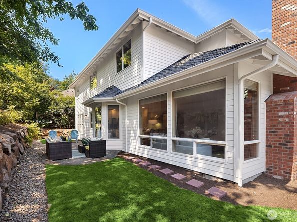 5447 176th Place SE, Bellevue WA 98006