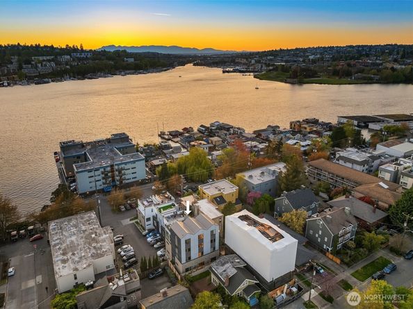 2314 B Fairview Avenue E, Seattle WA 98102
