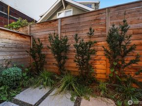 2314 B Fairview Avenue E, Seattle WA 98102