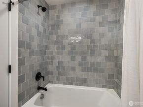 2314 B Fairview Avenue E, Seattle WA 98102