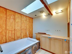 5368 Crystal Springs Drive NE, Bainbridge Island WA 98110