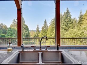 5368 Crystal Springs Drive NE, Bainbridge Island WA 98110