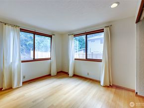 5368 Crystal Springs Drive NE, Bainbridge Island WA 98110