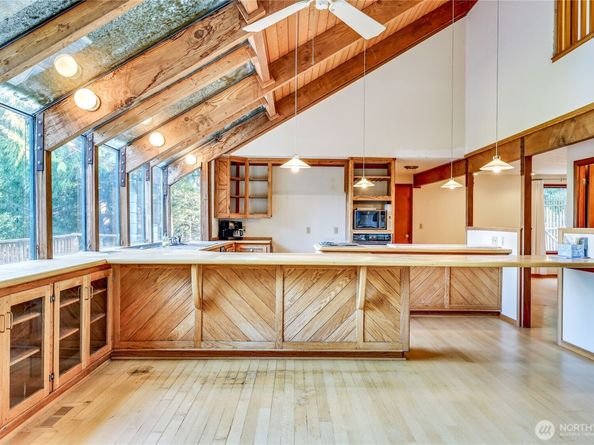 5368 Crystal Springs Drive NE, Bainbridge Island WA 98110