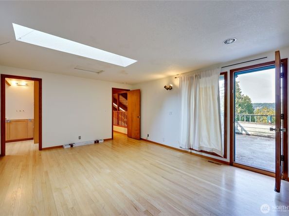 5368 Crystal Springs Drive NE, Bainbridge Island WA 98110