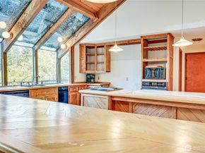 5368 Crystal Springs Drive NE, Bainbridge Island WA 98110