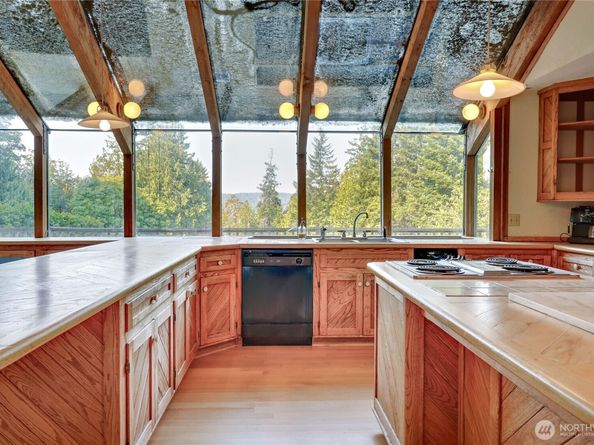 5368 Crystal Springs Drive NE, Bainbridge Island WA 98110