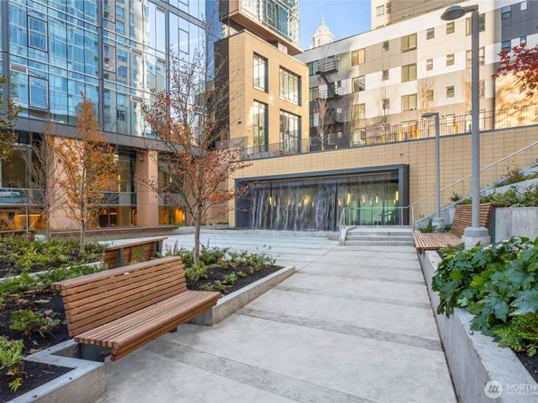 800 Columbia Street 3601, Seattle WA 98104