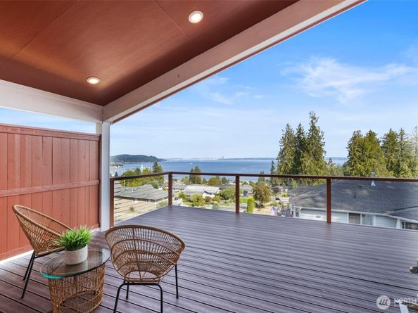 7748 E Hemlock Street, Port Orchard WA 98366