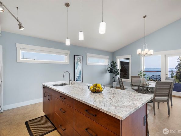 7748 E Hemlock Street, Port Orchard WA 98366