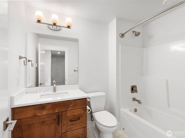 7748 E Hemlock Street, Port Orchard WA 98366