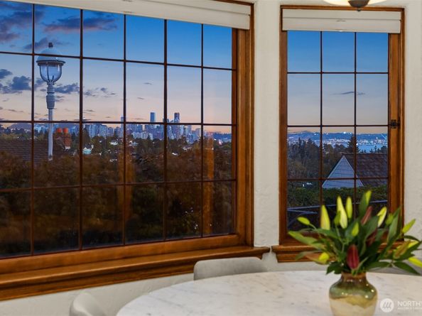 2459 Montavista Place W, Seattle WA 98199