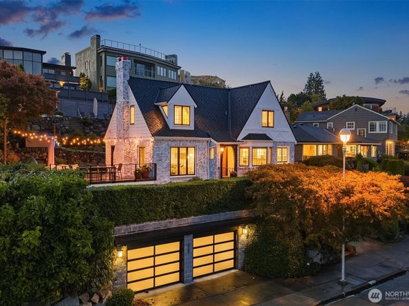 2459 Montavista Place W, Seattle WA 98199