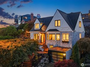 2459 Montavista Place W, Seattle WA 98199
