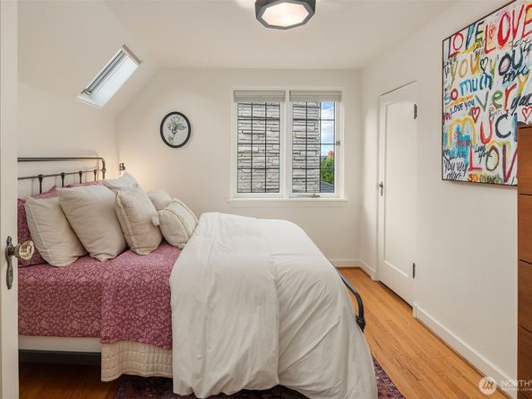 2459 Montavista Place W, Seattle WA 98199