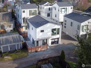 1033 NE 98th Street, Seattle WA 98115