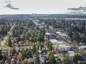 1033 NE 98th Street, Seattle WA 98115