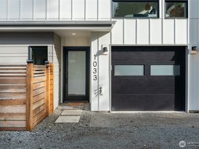 1033 NE 98th Street, Seattle WA 98115