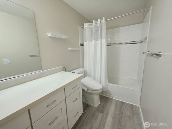 975 Aberdeen Avenue NE J104, Renton WA 98056