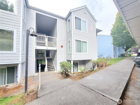 975 Aberdeen Avenue NE J104, Renton WA 98056