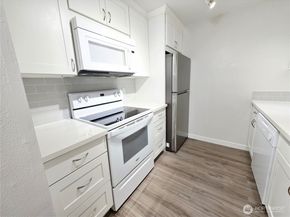 975 Aberdeen Avenue NE J104, Renton WA 98056