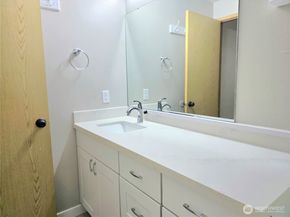 975 Aberdeen Avenue NE J104, Renton WA 98056