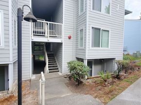 975 Aberdeen Avenue NE J104, Renton WA 98056