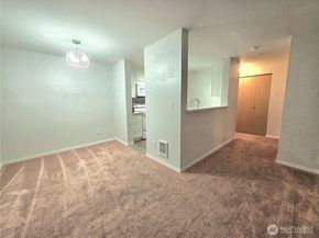 975 Aberdeen Avenue NE J104, Renton WA 98056