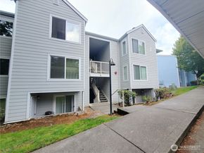 975 Aberdeen Avenue NE J104, Renton WA 98056