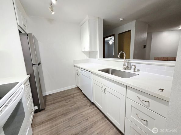 975 Aberdeen Avenue NE J104, Renton WA 98056