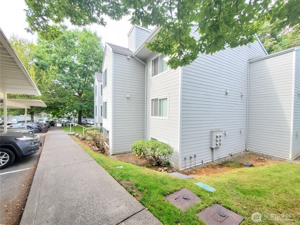 975 Aberdeen Avenue NE J104, Renton WA 98056