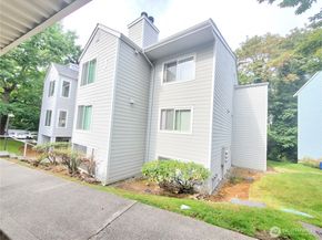 975 Aberdeen Avenue NE J104, Renton WA 98056